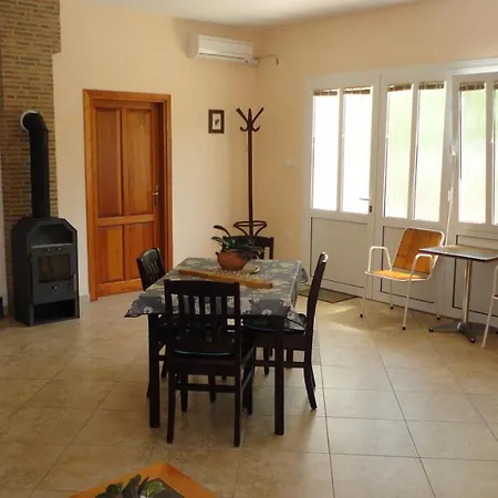 Apartmani More كرك