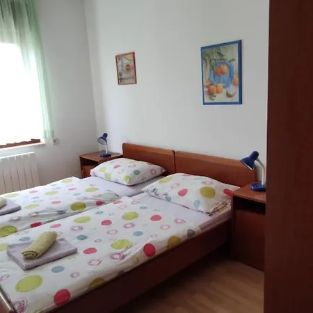Apartmani More شقة