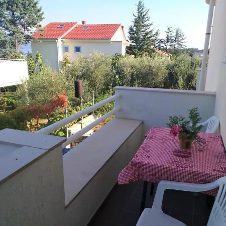 Apartmani More *