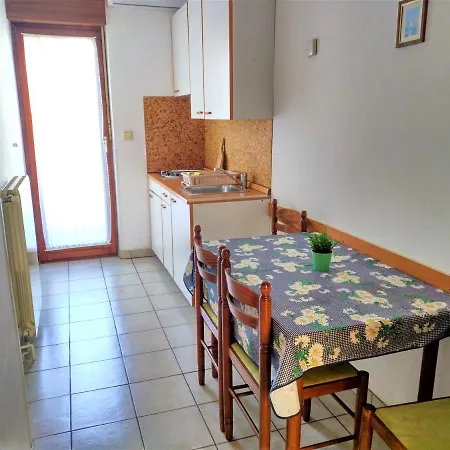 Apartmani More كرك