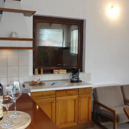 Petra Apartment *